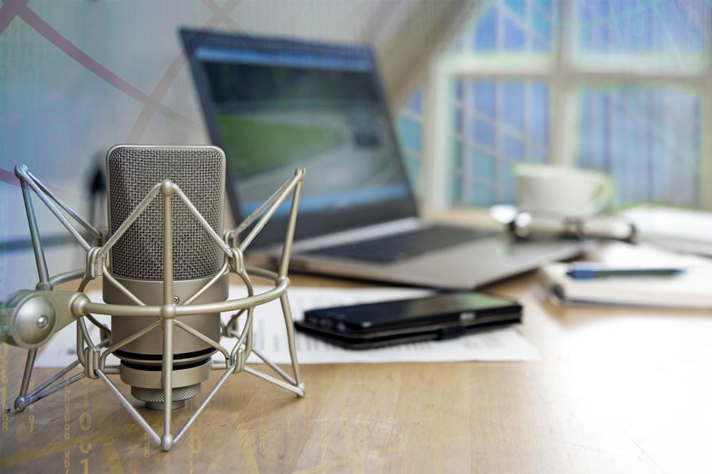 How to Connect a Condenser Microphone to a Laptop for Recording - desk -microphonebasics How to Connect a Condenser Microphone to a Laptop for Recording - desk -microphonebasics