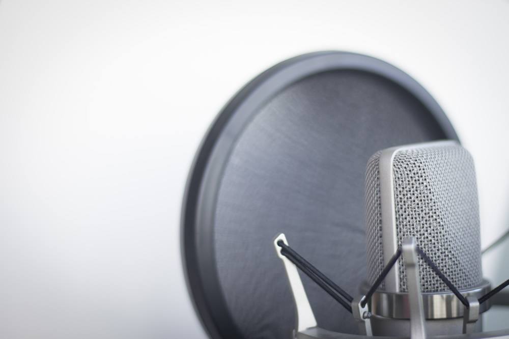 What Does a Condenser Mic Do -microphonebasics What Does a Condenser Mic Do -microphonebasics